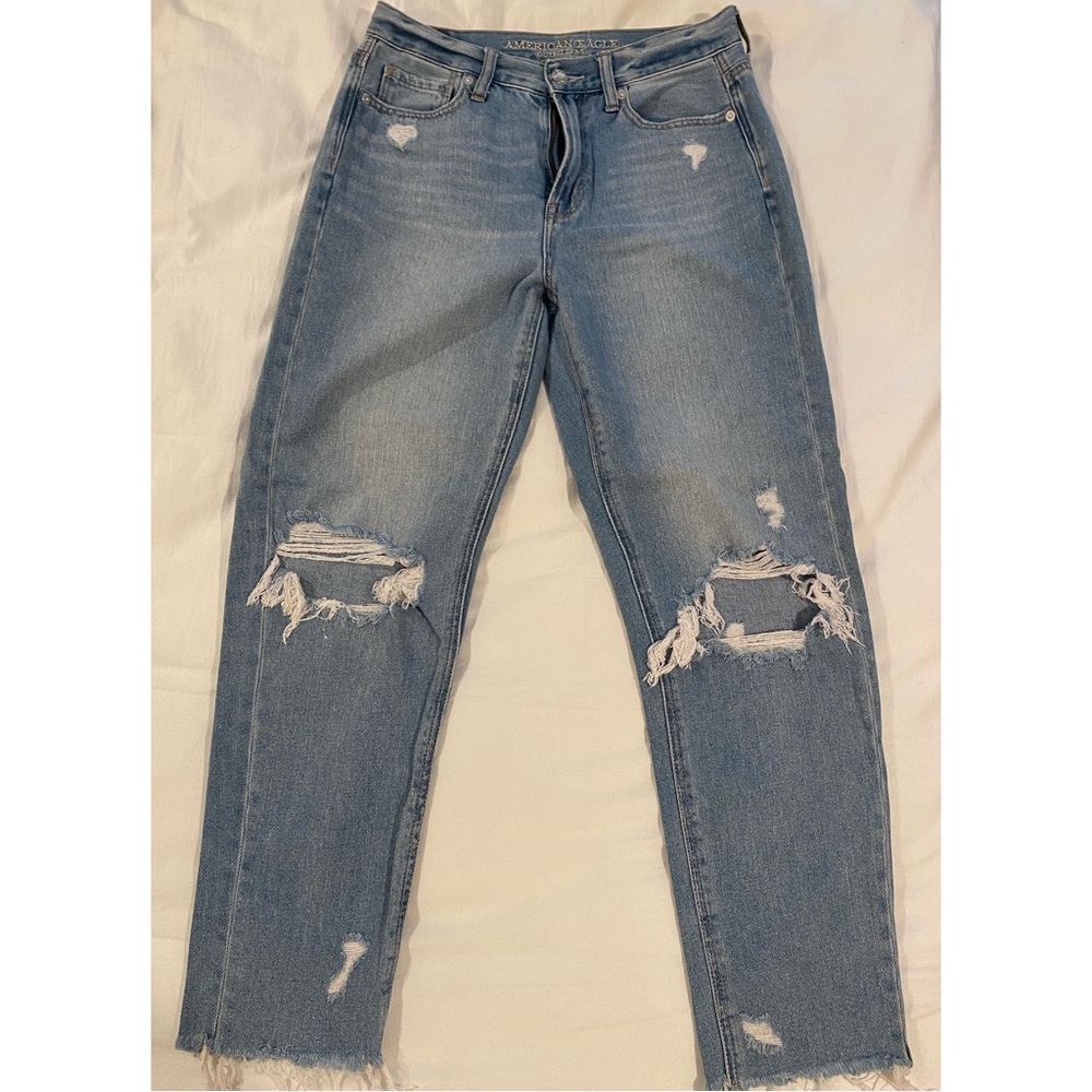 American Eagle > Mom Jeans